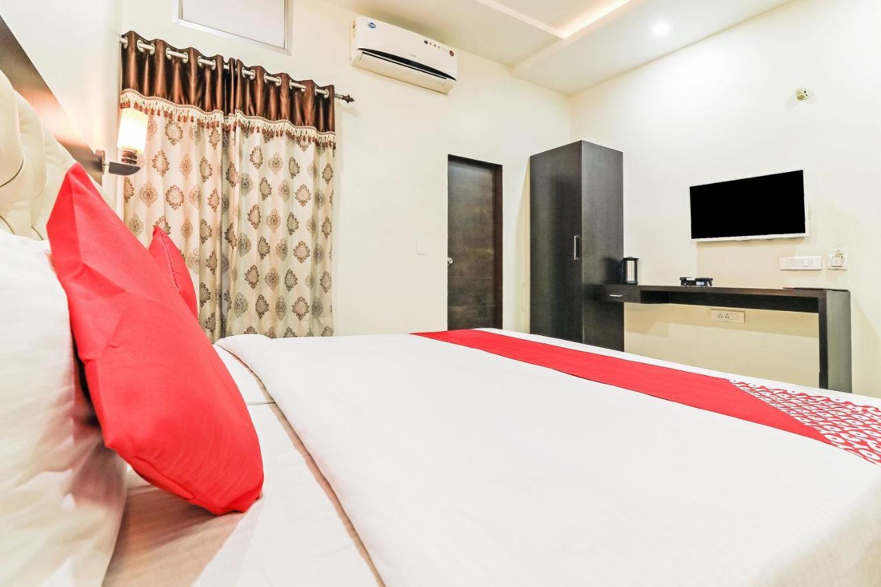 Collection O 35762 Hotel Season 4 Τζαϊπούρ Εξωτερικό φωτογραφία