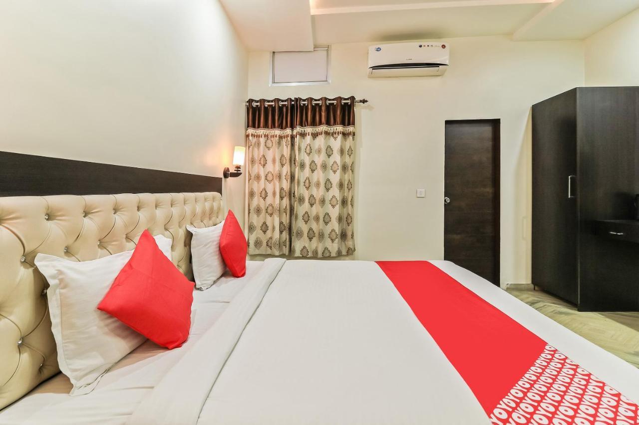 Collection O 35762 Hotel Season 4 Τζαϊπούρ Εξωτερικό φωτογραφία